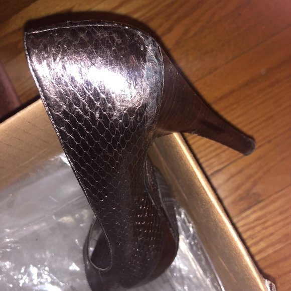 Calvin Klein Daliah Metallic Platform Peep Toe 8.5 - Picture 6 of 8